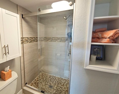 7560 Bay Island Drive S - Photo Thumbnail 21
