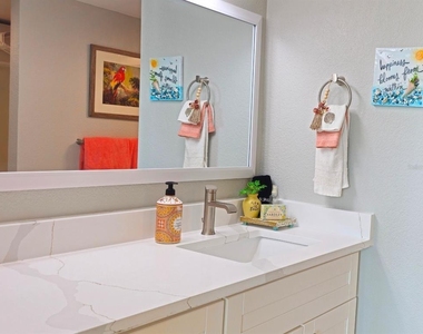 7560 Bay Island Drive S - Photo Thumbnail 24