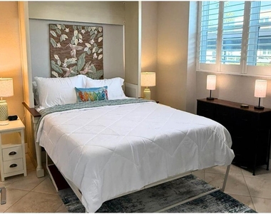 7560 Bay Island Drive S - Photo Thumbnail 29