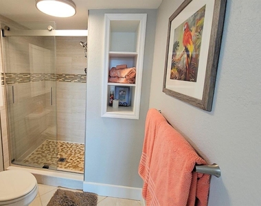 7560 Bay Island Drive S - Photo Thumbnail 20