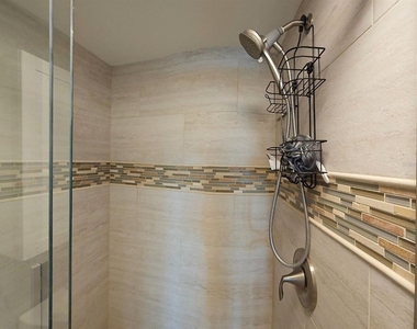 7560 Bay Island Drive S - Photo Thumbnail 23