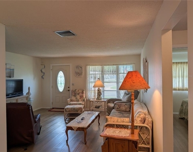 4450 93rd Terrace N - Photo Thumbnail 1
