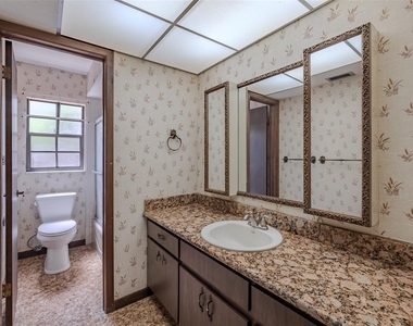 501 Bryan Road - Photo Thumbnail 28