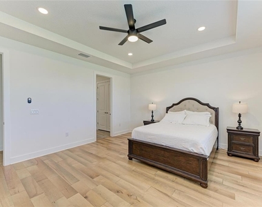 18530 Midsummer Place - Photo Thumbnail 28