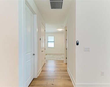 18530 Midsummer Place - Photo Thumbnail 24
