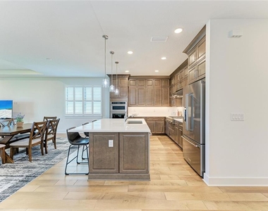 18530 Midsummer Place - Photo Thumbnail 11