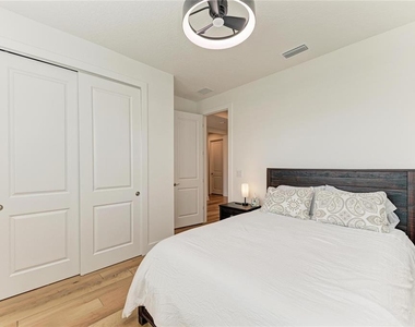 18530 Midsummer Place - Photo Thumbnail 39