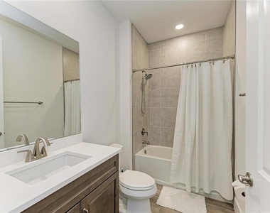 18530 Midsummer Place - Photo Thumbnail 37