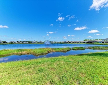 18530 Midsummer Place - Photo Thumbnail 52