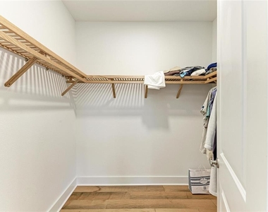 18530 Midsummer Place - Photo Thumbnail 35