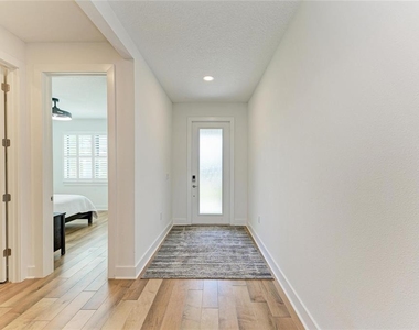 18530 Midsummer Place - Photo Thumbnail 5