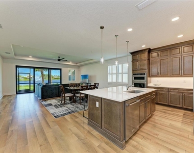 18530 Midsummer Place - Photo Thumbnail 4