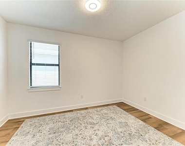 18530 Midsummer Place - Photo Thumbnail 42
