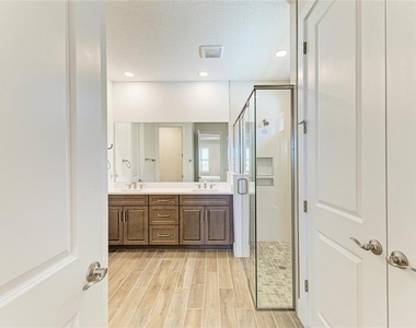 18530 Midsummer Place - Photo Thumbnail 32