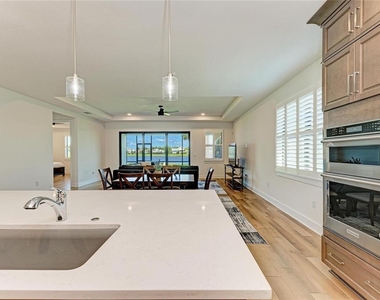18530 Midsummer Place - Photo Thumbnail 20