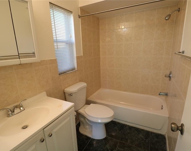 5017 Oakshire Dr - Photo Thumbnail 23