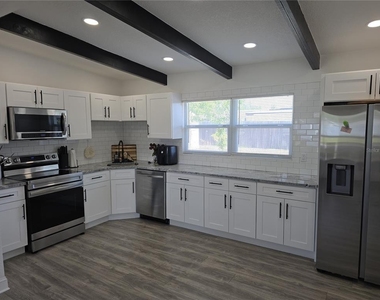 4301 W Wisconsin Avenue - Photo Thumbnail 8