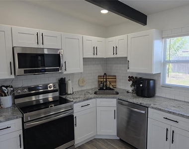 4301 W Wisconsin Avenue - Photo Thumbnail 9
