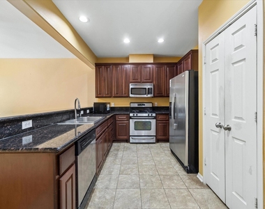 2201 Naomi Street - Photo Thumbnail 2