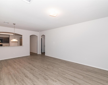 2919 Karin Crest Lane - Photo Thumbnail 4