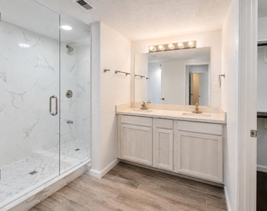 3111 West Creek Club Drive - Photo Thumbnail 10