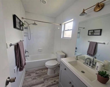 12412 Cardiff Drive - Photo Thumbnail 8