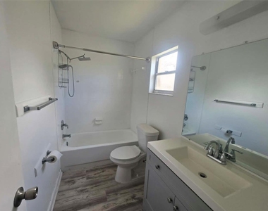 12412 Cardiff Drive - Photo Thumbnail 15