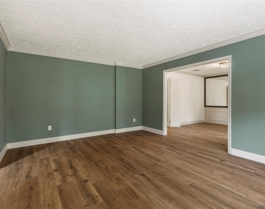 8215 Winding Hill Lane - Photo Thumbnail 25