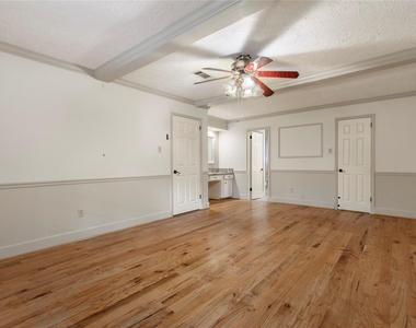 8215 Winding Hill Lane - Photo Thumbnail 31