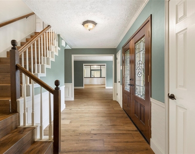 8215 Winding Hill Lane - Photo Thumbnail 10