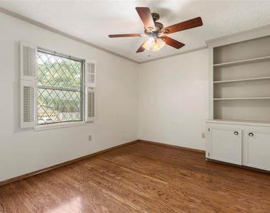 8215 Winding Hill Lane - Photo Thumbnail 29