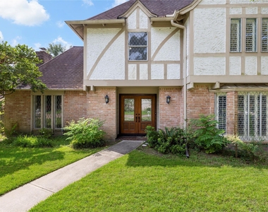 8215 Winding Hill Lane - Photo Thumbnail 3