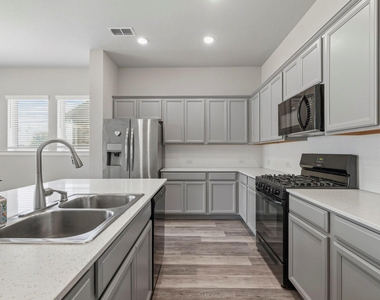 10055 Napier Drive - Photo Thumbnail 5