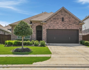 10055 Napier Drive - Photo Thumbnail 1