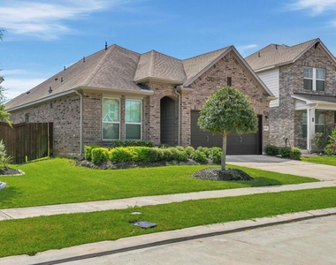 10055 Napier Drive - Photo Thumbnail 2