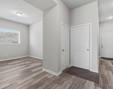 10055 Napier Drive - Photo Thumbnail 6