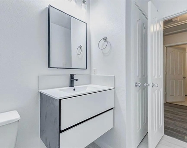7027 Parkford Meadow Drive - Photo Thumbnail 15