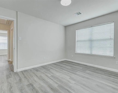 7027 Parkford Meadow Drive - Photo Thumbnail 12