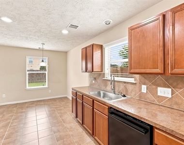 12563 Chiswick Road - Photo Thumbnail 11