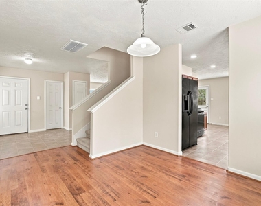12563 Chiswick Road - Photo Thumbnail 6