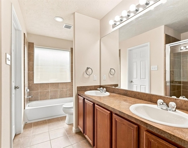 12563 Chiswick Road - Photo Thumbnail 16