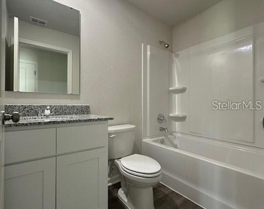 2432 Nw 22nd Court - Photo Thumbnail 10