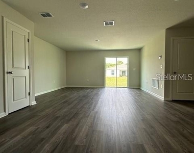 2432 Nw 22nd Court - Photo Thumbnail 3