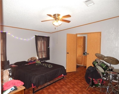 900 Columbia Avenue - Photo Thumbnail 3