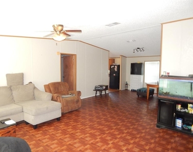 900 Columbia Avenue - Photo Thumbnail 1