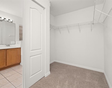 141 Richmond Drive - Photo Thumbnail 18