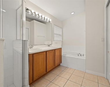 141 Richmond Drive - Photo Thumbnail 15