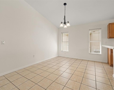 141 Richmond Drive - Photo Thumbnail 5