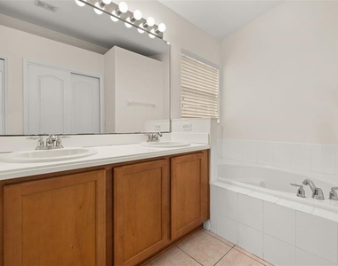 141 Richmond Drive - Photo Thumbnail 16