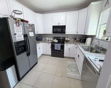 1818 Sunny Street - Photo Thumbnail 3